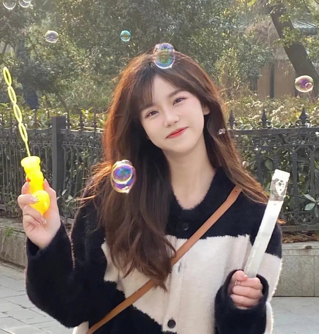 九零全家靠我心声逆风翻盘