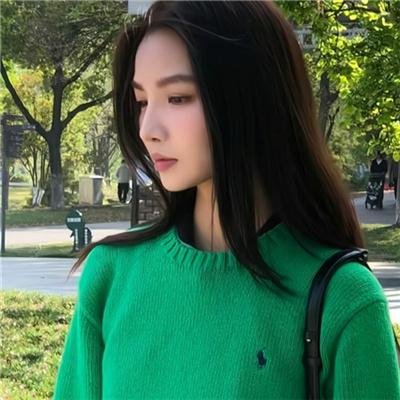白色酢浆草海报